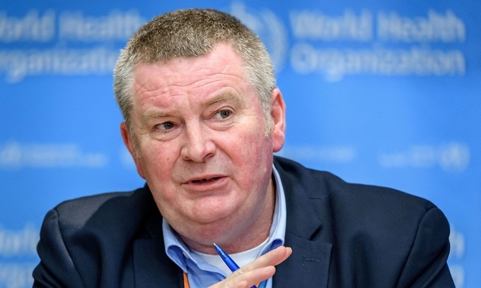 Giám đốc chương trình khẩn cấp WHO Mike Ryan tại cuộc họp báo ở Geneva, Thụy Sĩ hồi tháng 3. Ảnh: AFP.