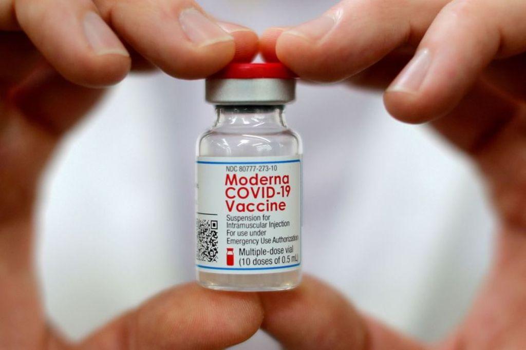 Moderna sẽ xin cấp phép vaccine ngừa biến thể Omicron vào tháng 3 tới